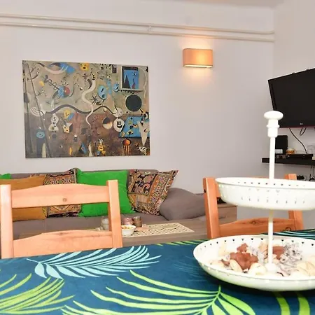 Lux Location Quiet Place In Center- 50m2 Apartment *