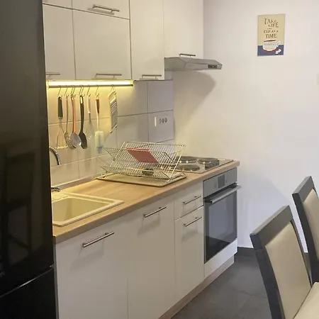 Lux Location Quiet Place In Center- 50m2 Apartment