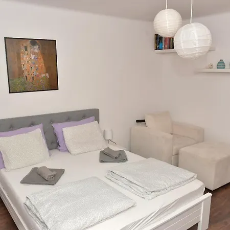 Apartment Lux Location Quiet Place In Center- 50m2 *